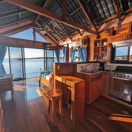 Barrbra Bnb Over The Sea Bocas Town Exterior foto