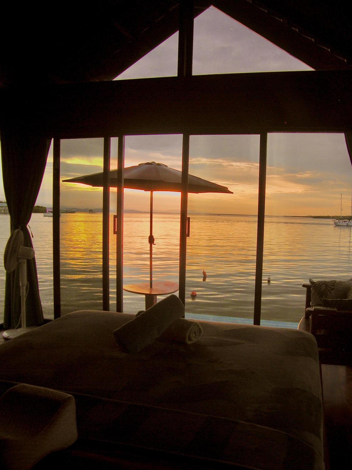 Barrbra Bnb Over The Sea Bocas Town Exterior foto