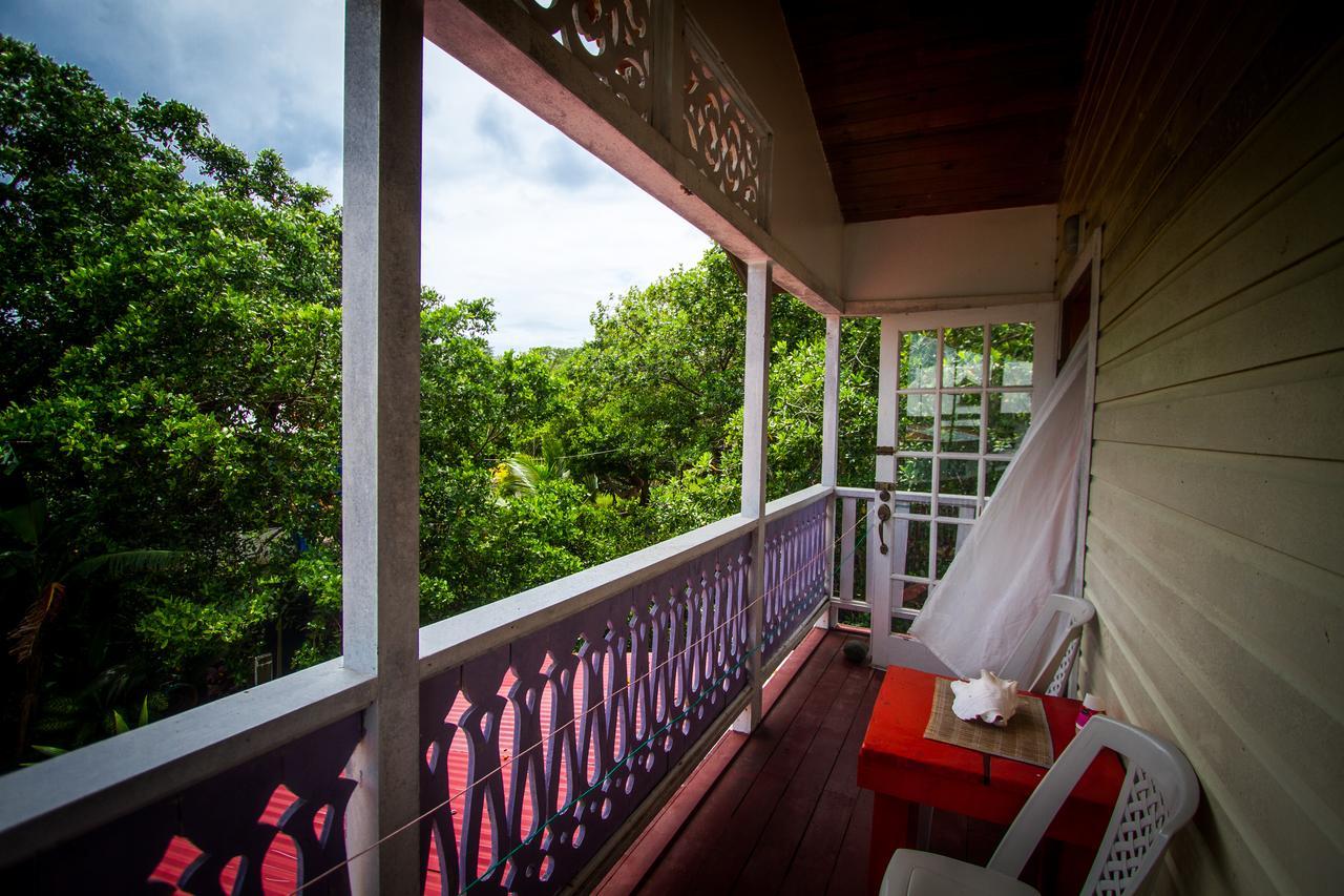 Barrbra Bnb Over The Sea Bocas Town Exterior foto