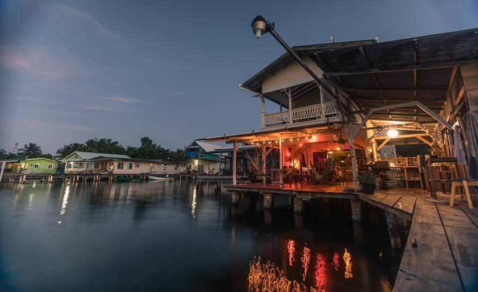 Barrbra Bnb Over The Sea Bocas Town Exterior foto