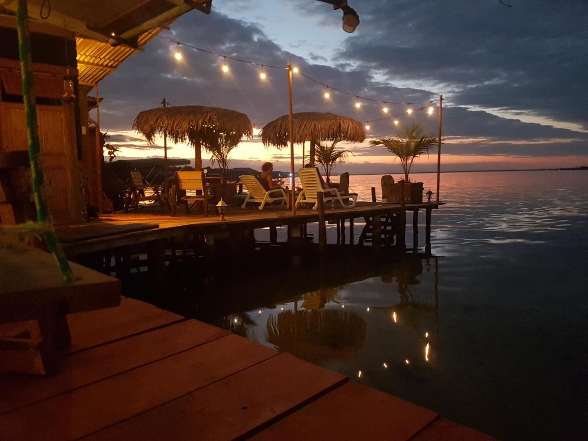 Barrbra Bnb Over The Sea Bocas Town Exterior foto